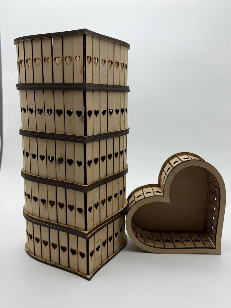 Caja corazón para flores 20 cm